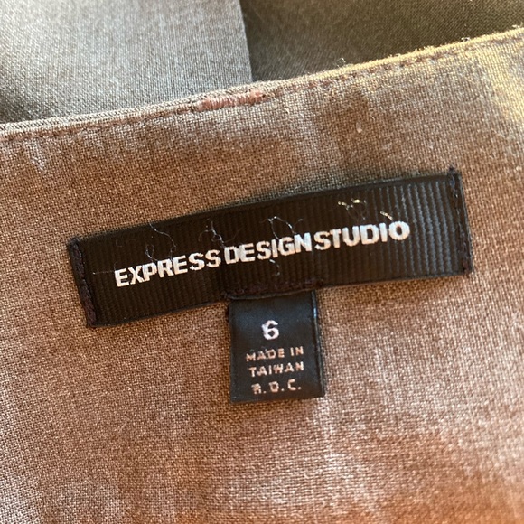 Women’s Beautiful Taupe Lined Pencil Skirt! Sz 6! Gorgeous slit in the back. - Picture 7 of 10